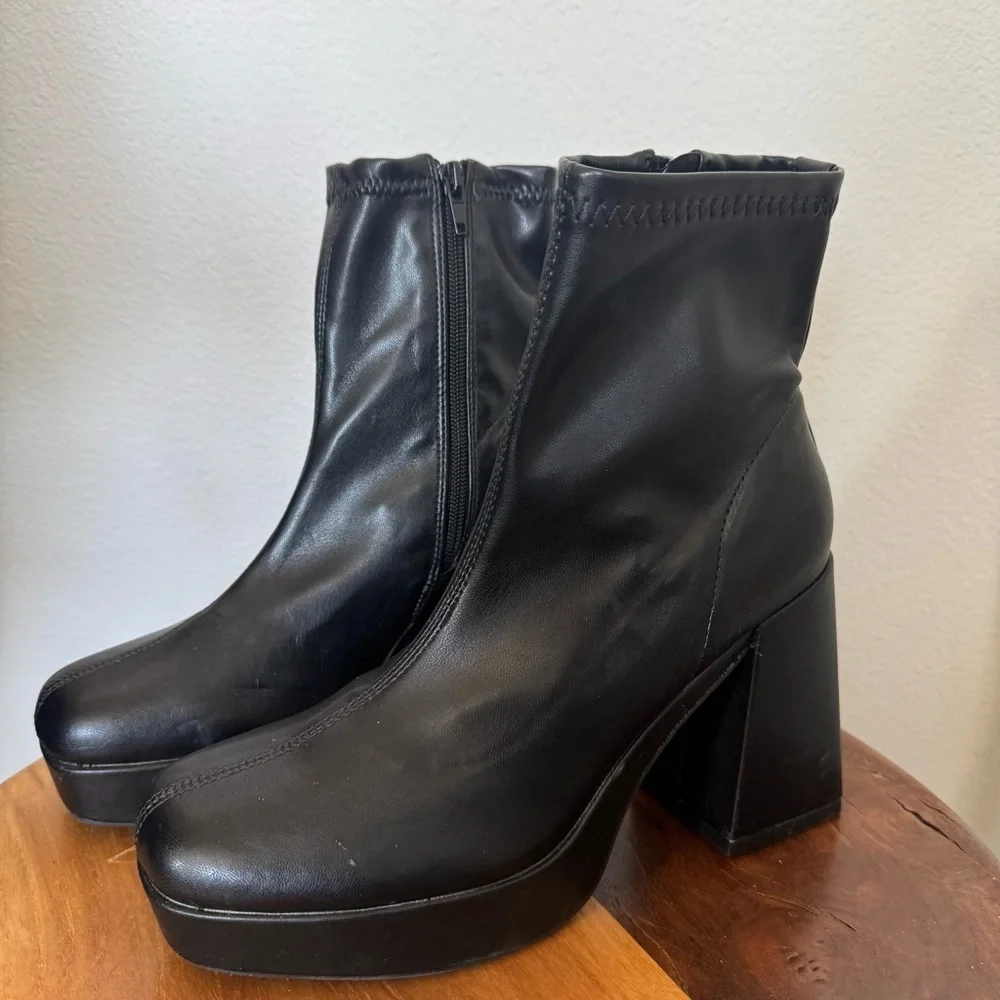 Diba Black Chunky Platform Side Zip Boots Faux Leather y2k Style Fall Winter